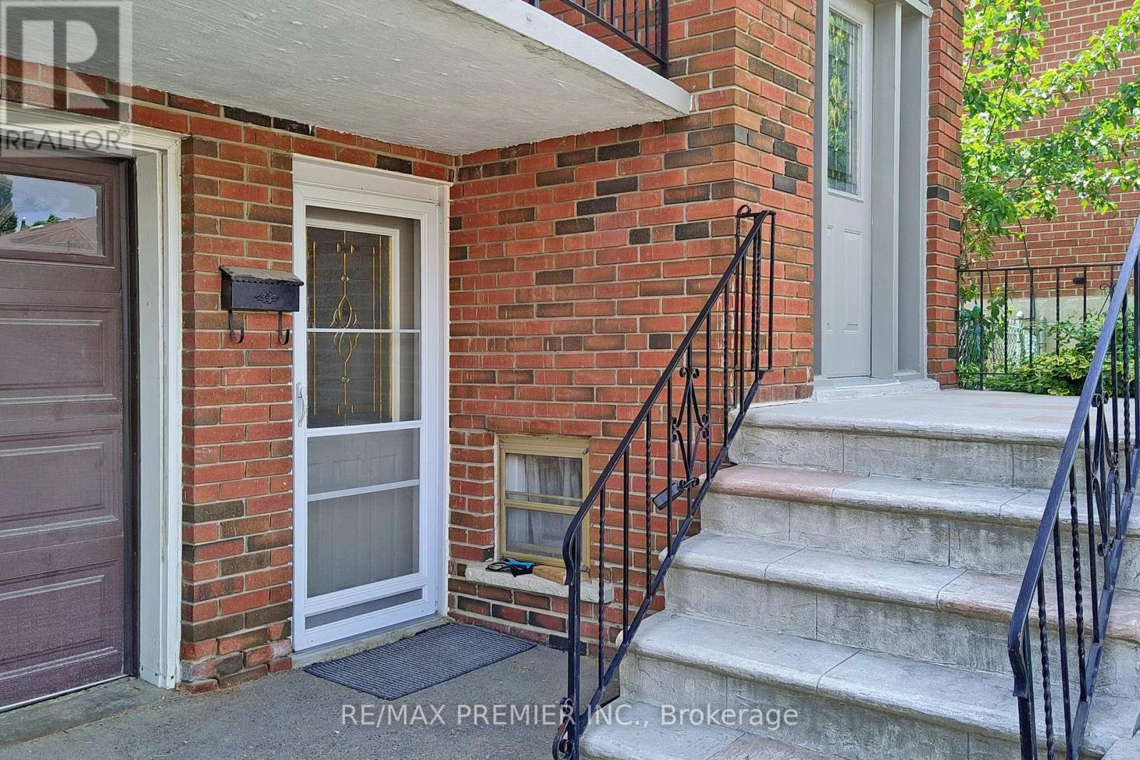 3646 MOLLY AVENUE - Photo 2 of 25, Mississauga (Mississauga Valleys), Ontario