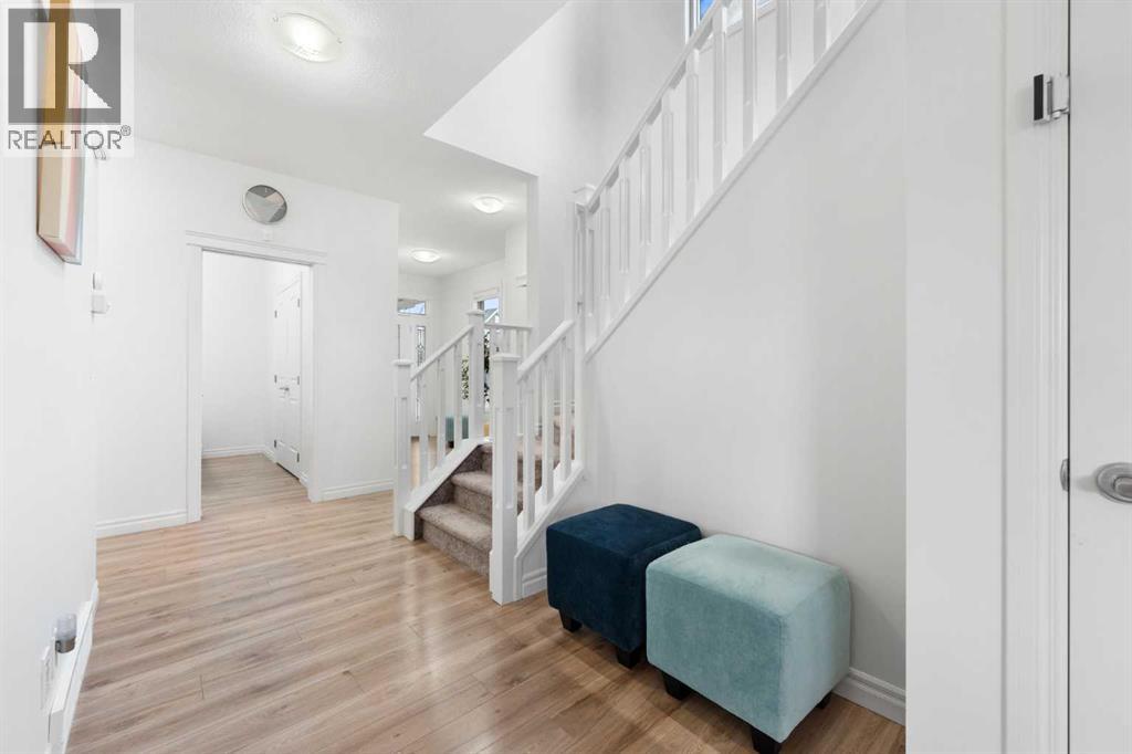 Single Family House for Sale in  Evansglen Circle NW Evanston Calgary 