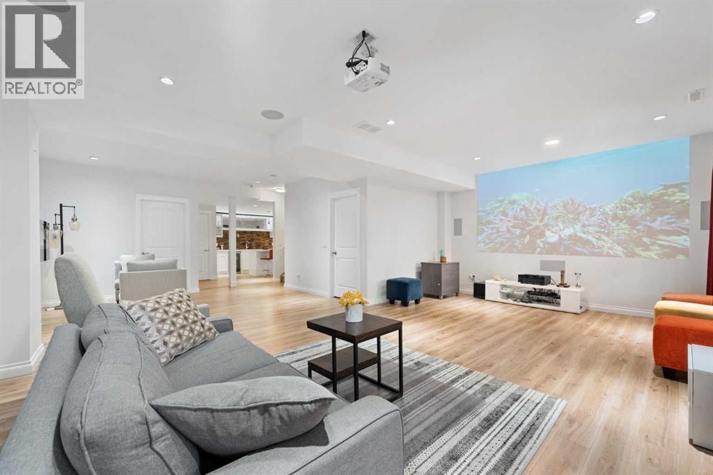 Single Family House for Sale in  Evansglen Circle NW Evanston Calgary 