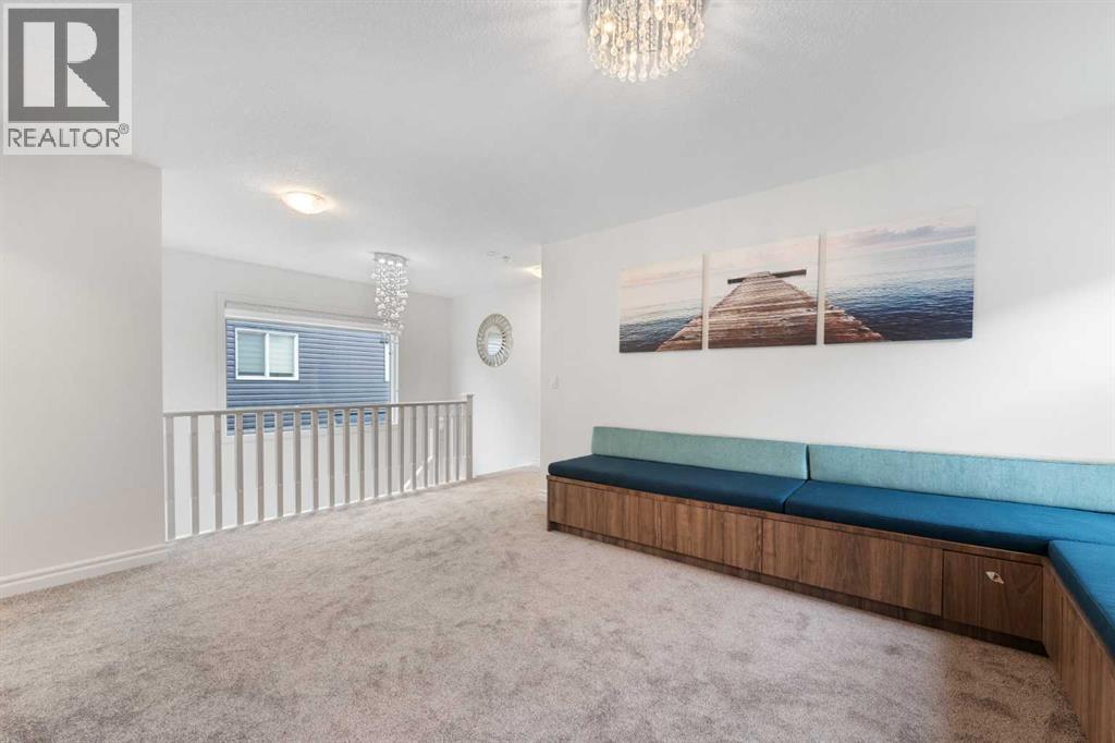 Single Family House for Sale in  Evansglen Circle NW Evanston Calgary 