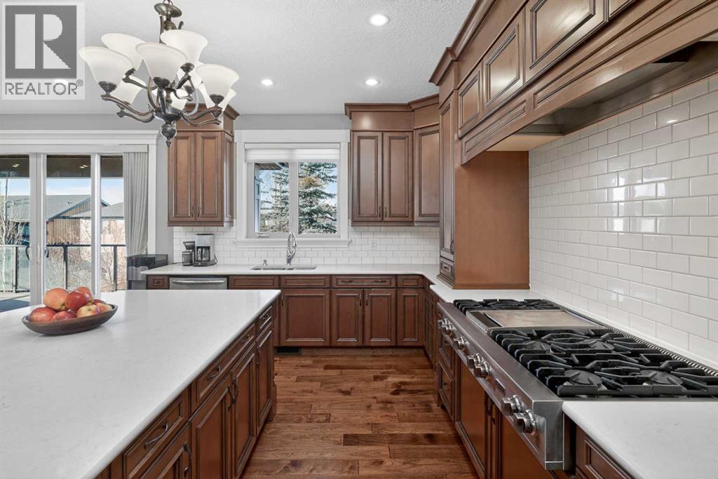 Single Family House for Sale in  Rockcliff Grove NW Rocky Ridge Calgary 