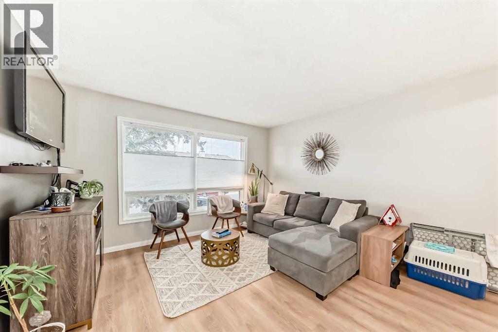 Single Family House for Sale in  Woodfern Road SW Woodbine Calgary 