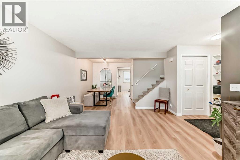 Single Family House for Sale in  Woodfern Road SW Woodbine Calgary 