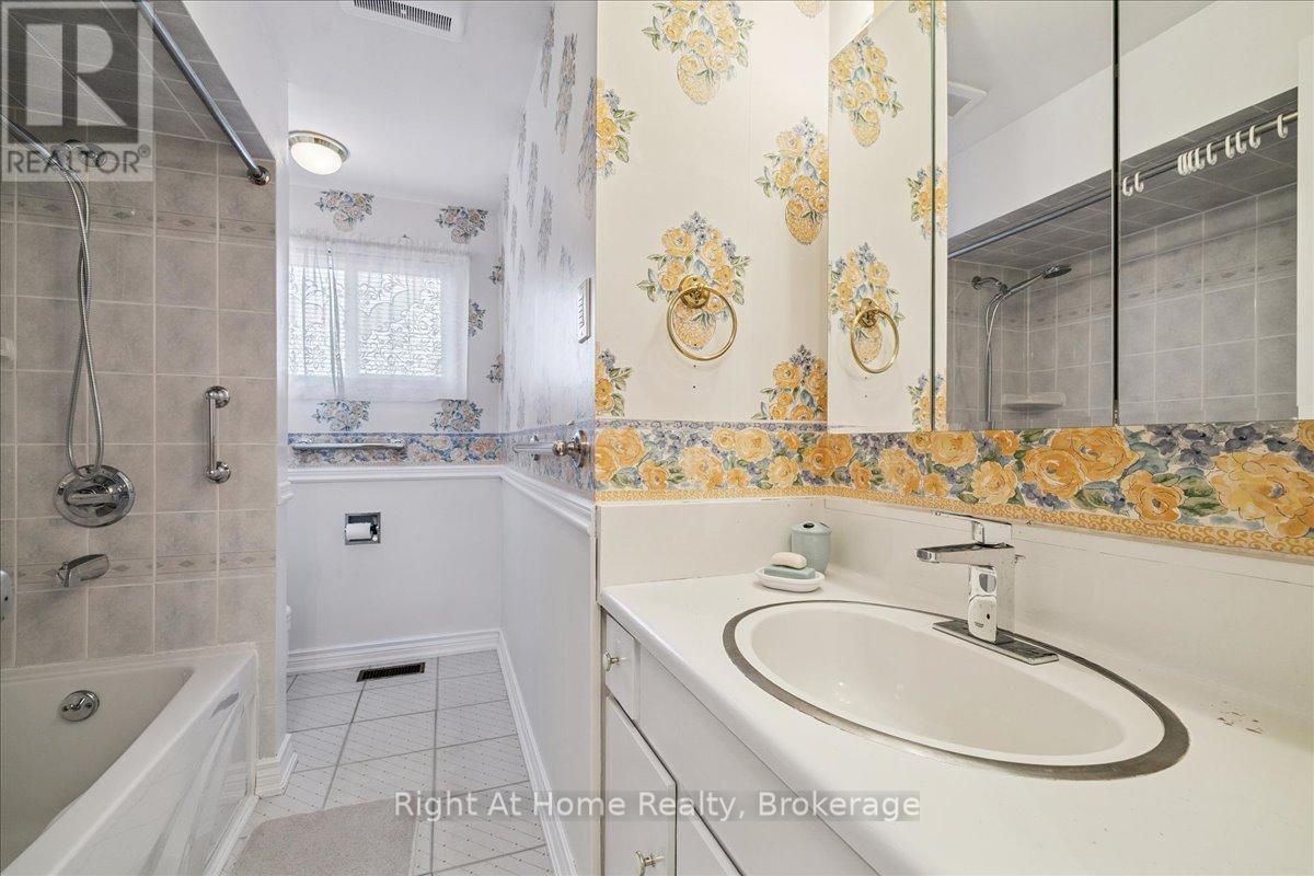 251 ELMWOOD ROAD - 14