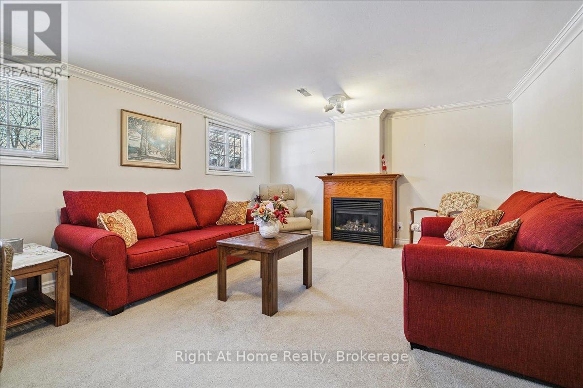 251 ELMWOOD ROAD - 15