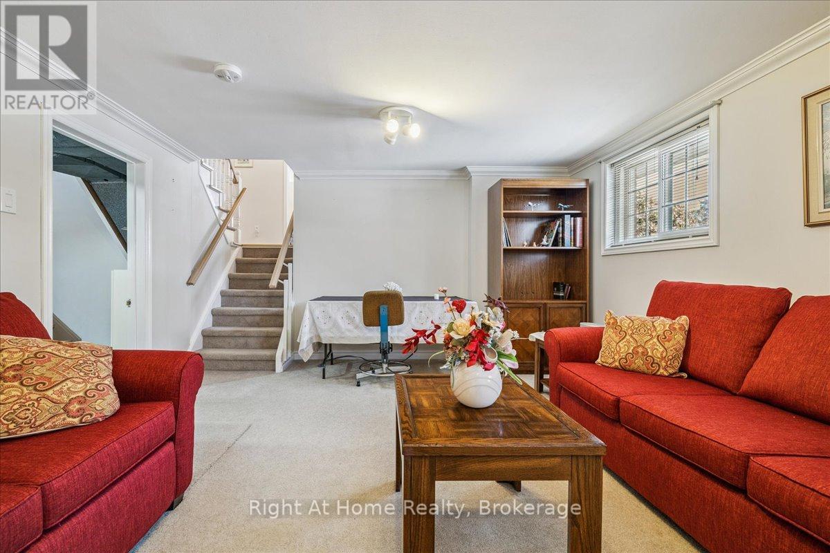 251 ELMWOOD ROAD - 17