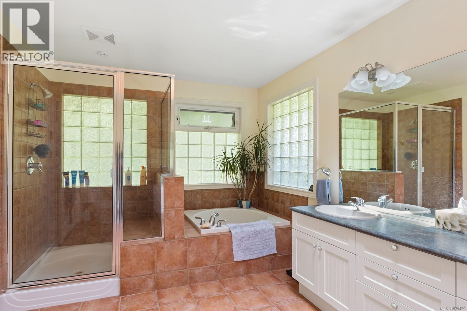  103 Murrelet Place, Salt Spring