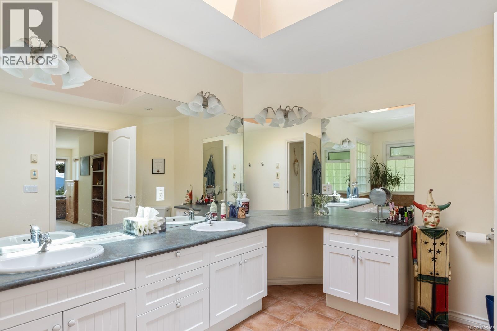  103 Murrelet Place, Salt Spring