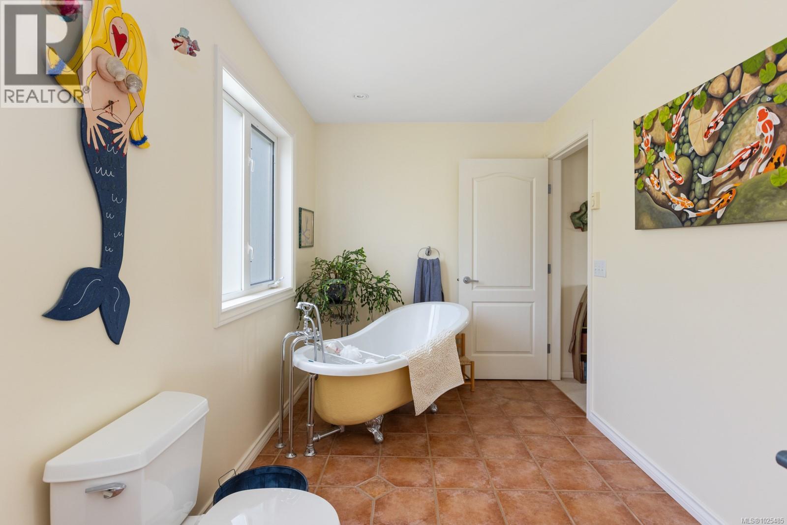  103 Murrelet Place, Salt Spring