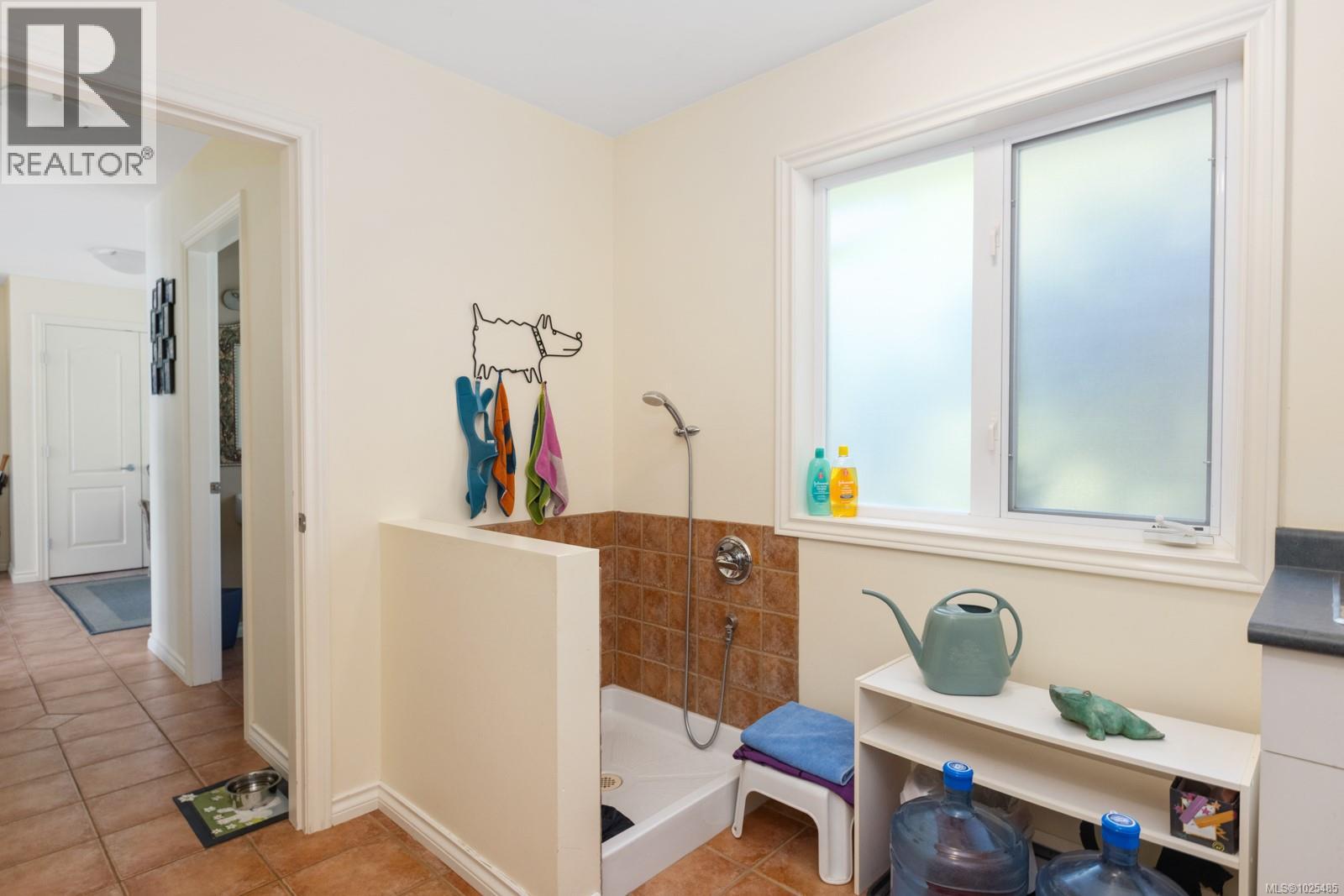  103 Murrelet Place, Salt Spring