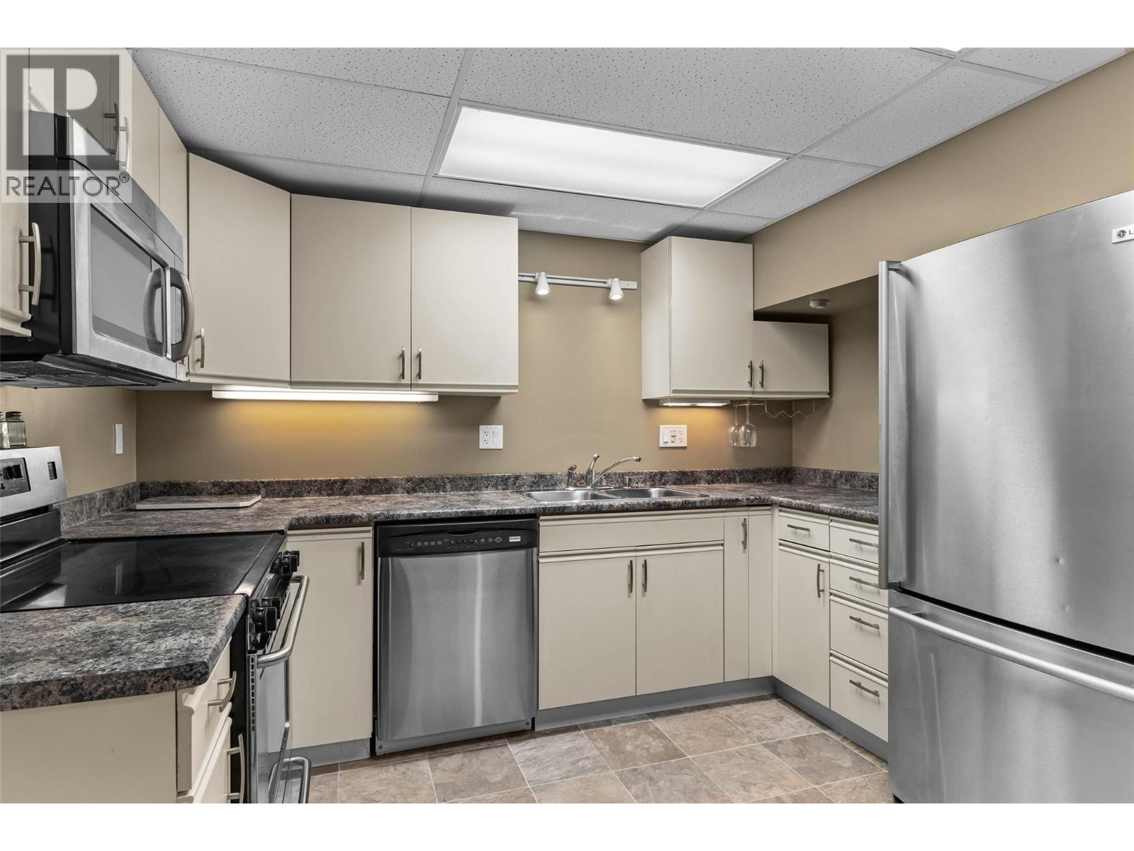 402 Strathcona Terrace, Kamloops