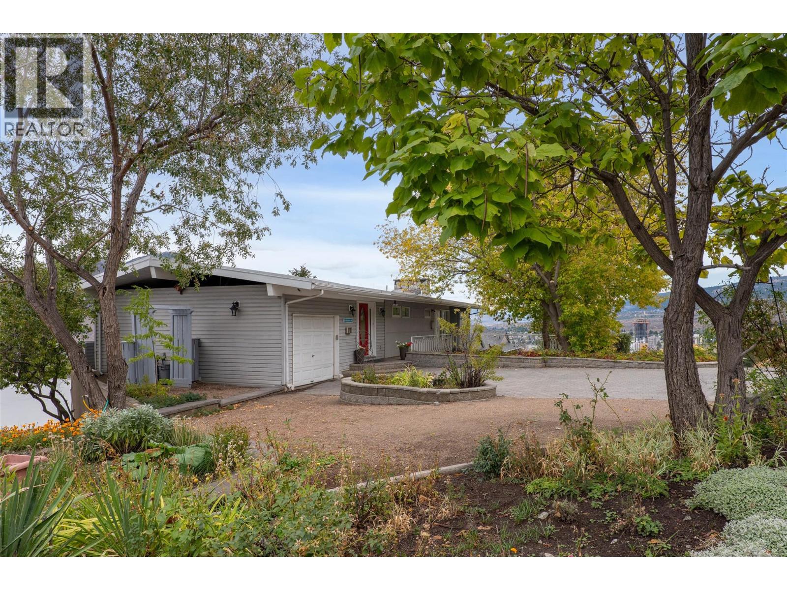 402 Strathcona Terrace, Kamloops