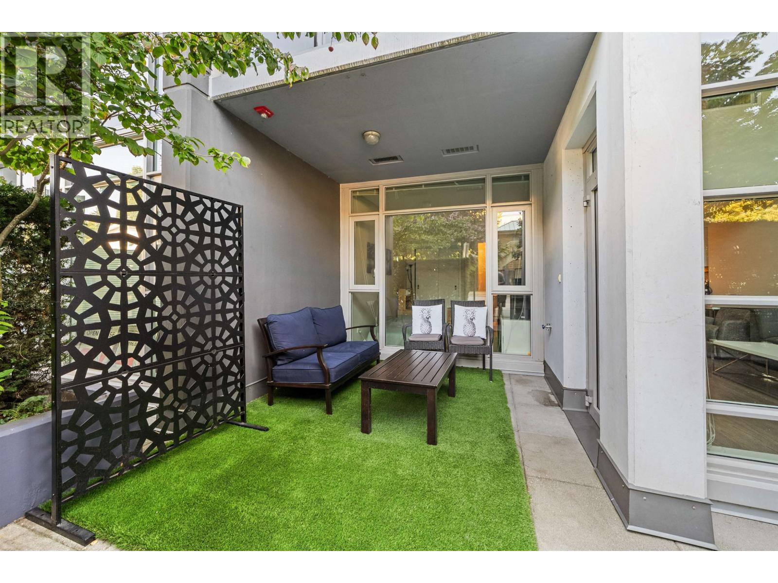 106 958 RIDGEWAY AVENUE, Coquitlam