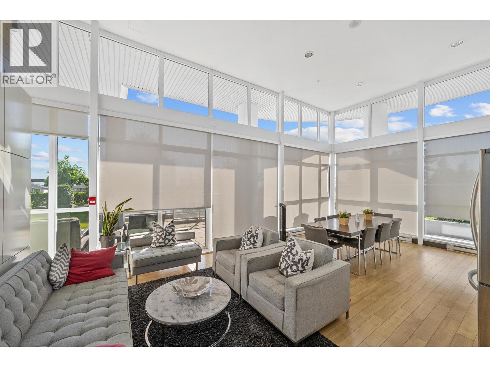 106 958 RIDGEWAY AVENUE, Coquitlam