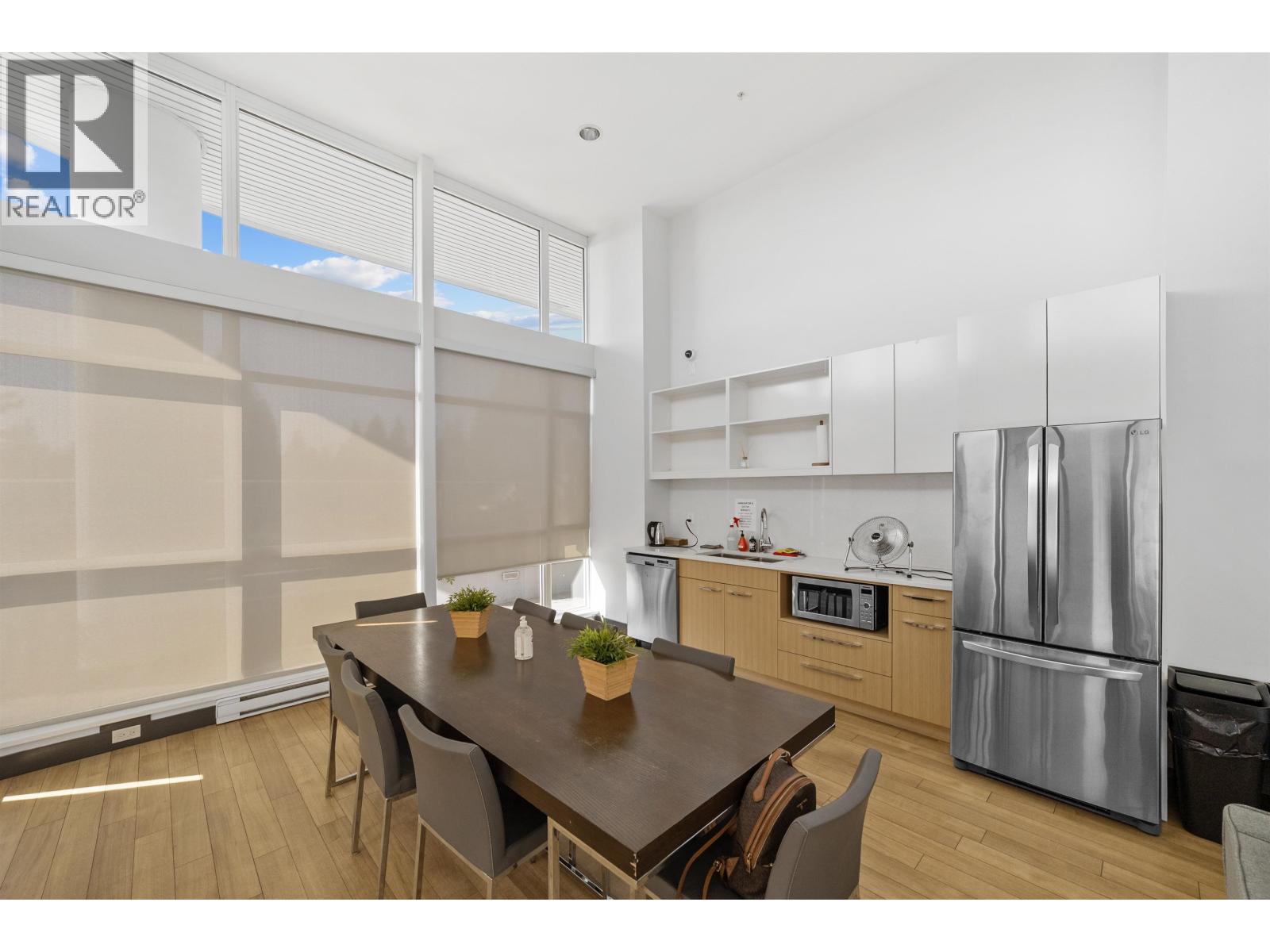 106 958 RIDGEWAY AVENUE, Coquitlam