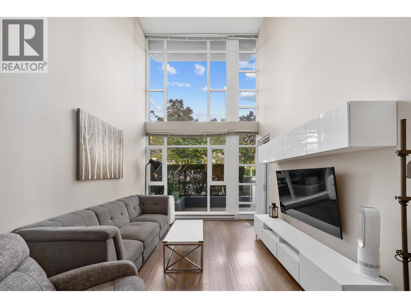 106 958 RIDGEWAY AVENUE - Photo 4 of 34, Coquitlam, British Columbia