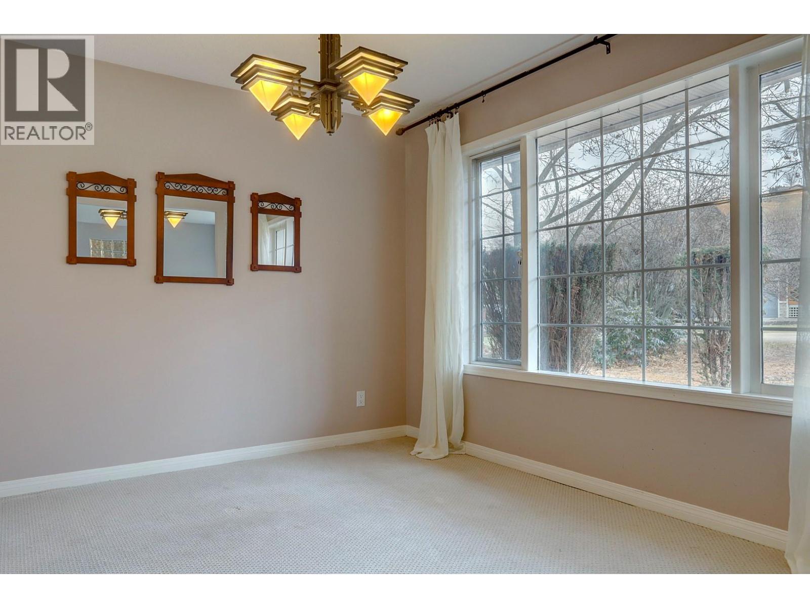 8208 Tebo Drive, Coldstream