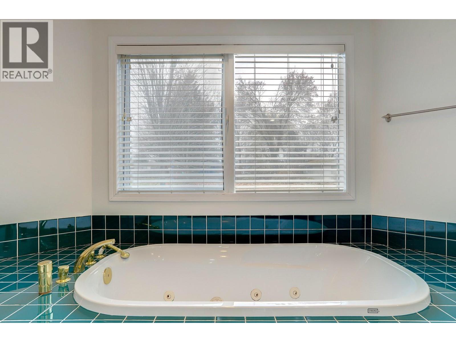 8208 Tebo Drive, Coldstream