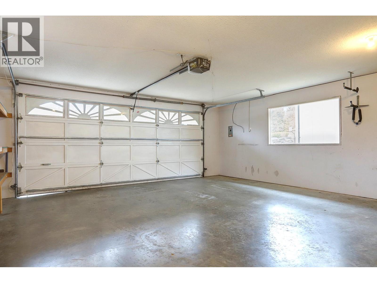 8208 Tebo Drive, Coldstream