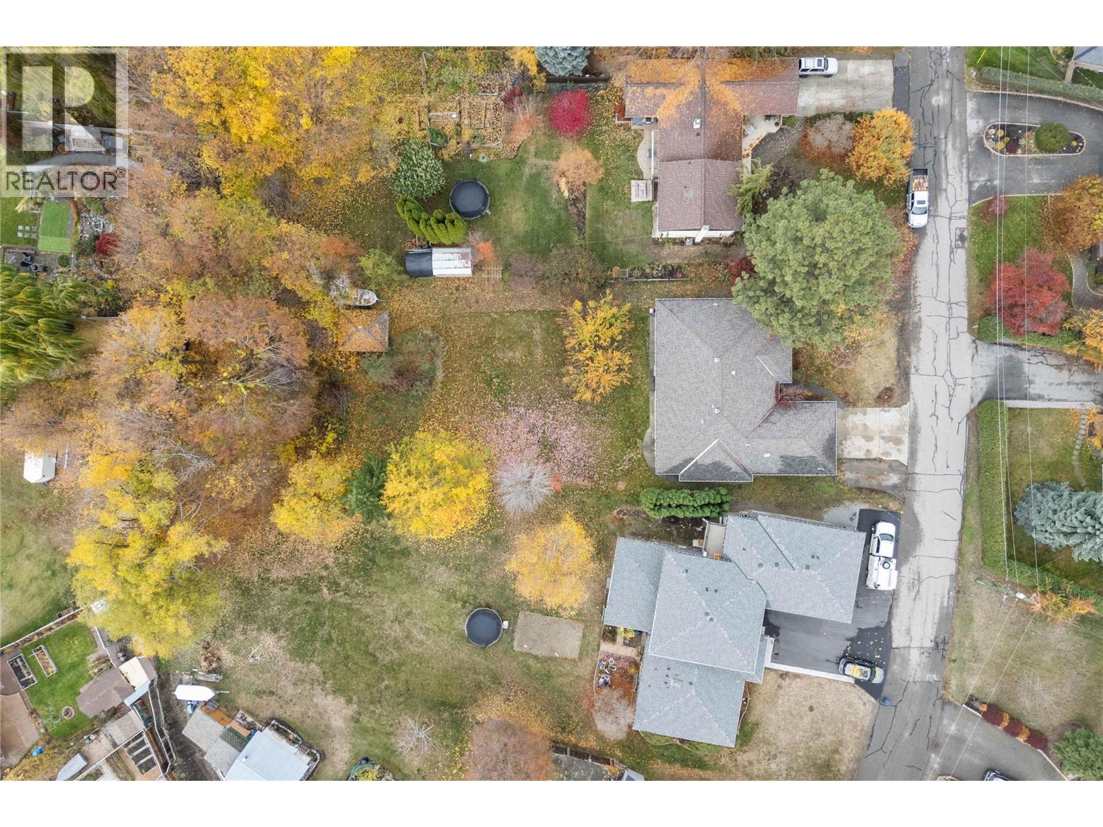 8208 Tebo Drive, Coldstream