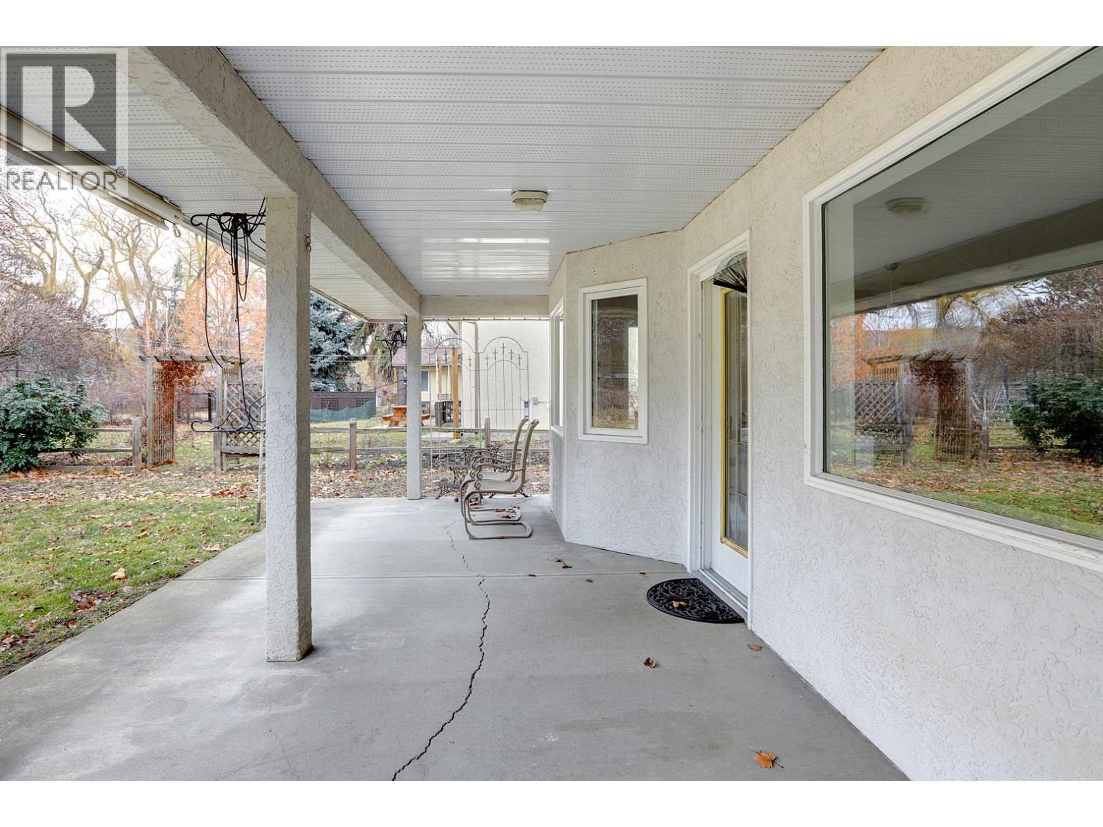 8208 Tebo Drive, Coldstream