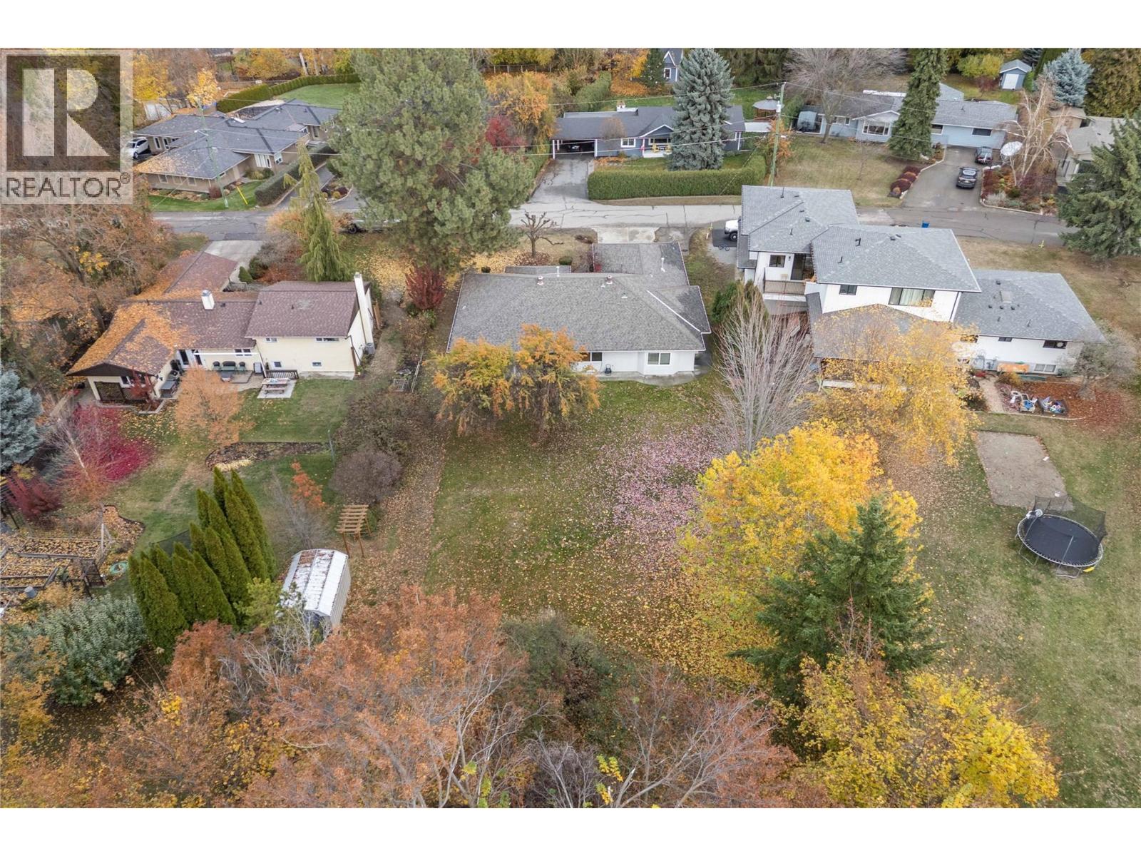 8208 Tebo Drive, Coldstream