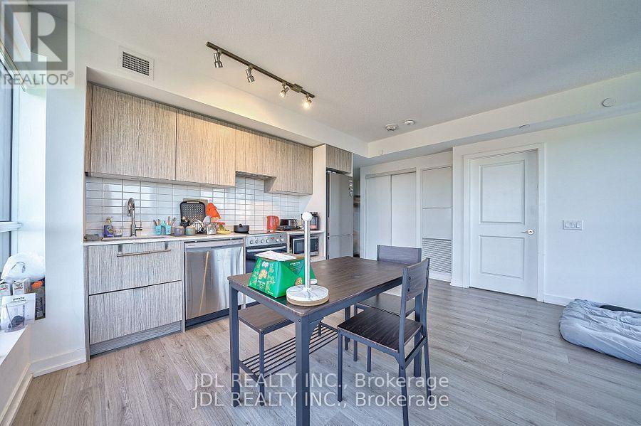 #1608 395 BLOOR STREET E - 27