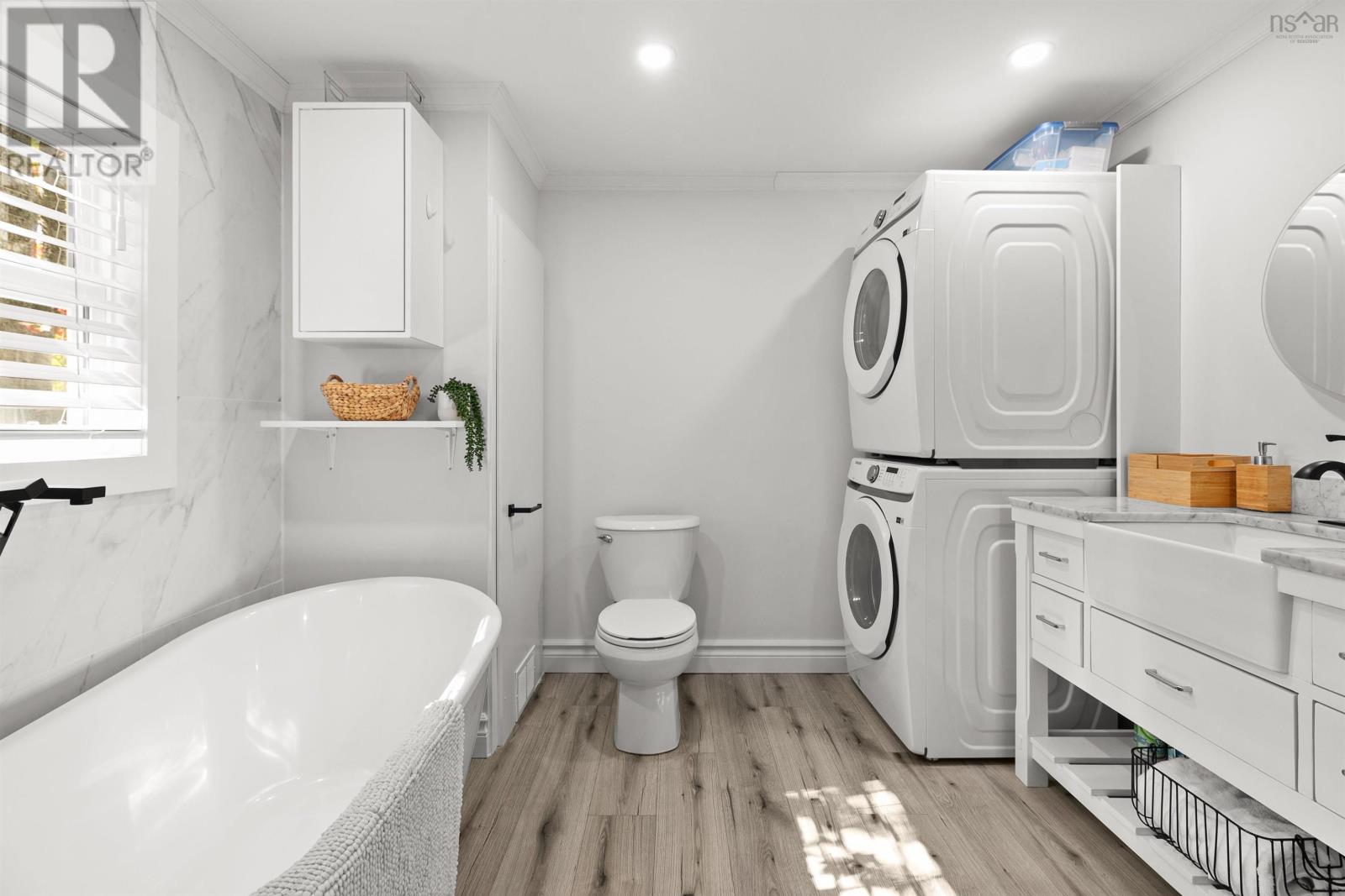 Property 23 of 39 of 18 Commodore Avenue