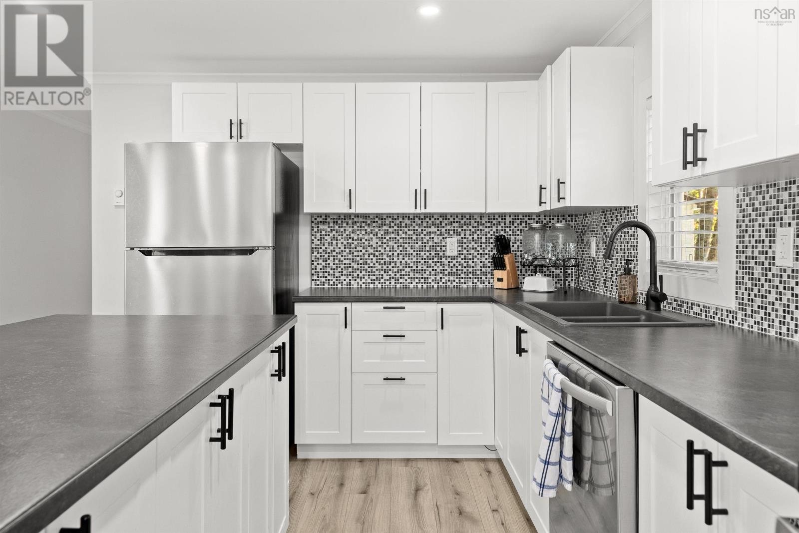 Property 5 of 39 of 18 Commodore Avenue