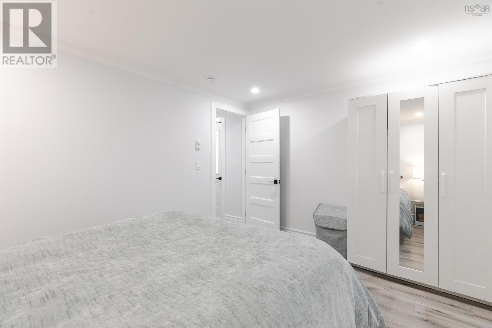 Property 20 of 39 of 18 Commodore Avenue