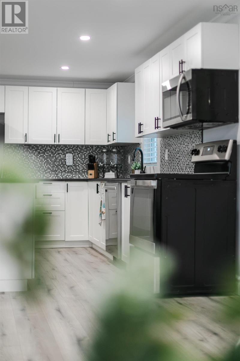 Property 11 of 39 of 18 Commodore Avenue