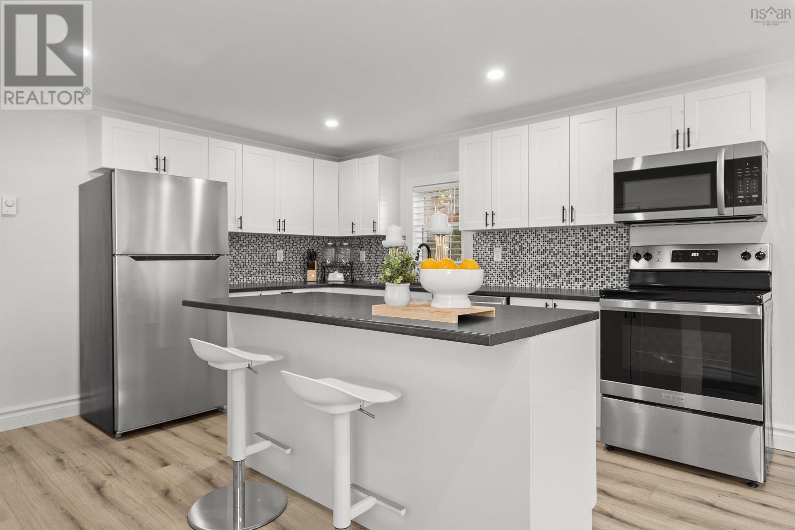 Property 3 of 39 of 18 Commodore Avenue