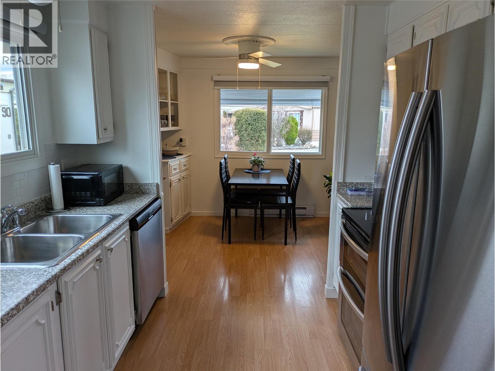 89 3745 Lakeshore Road, Kelowna