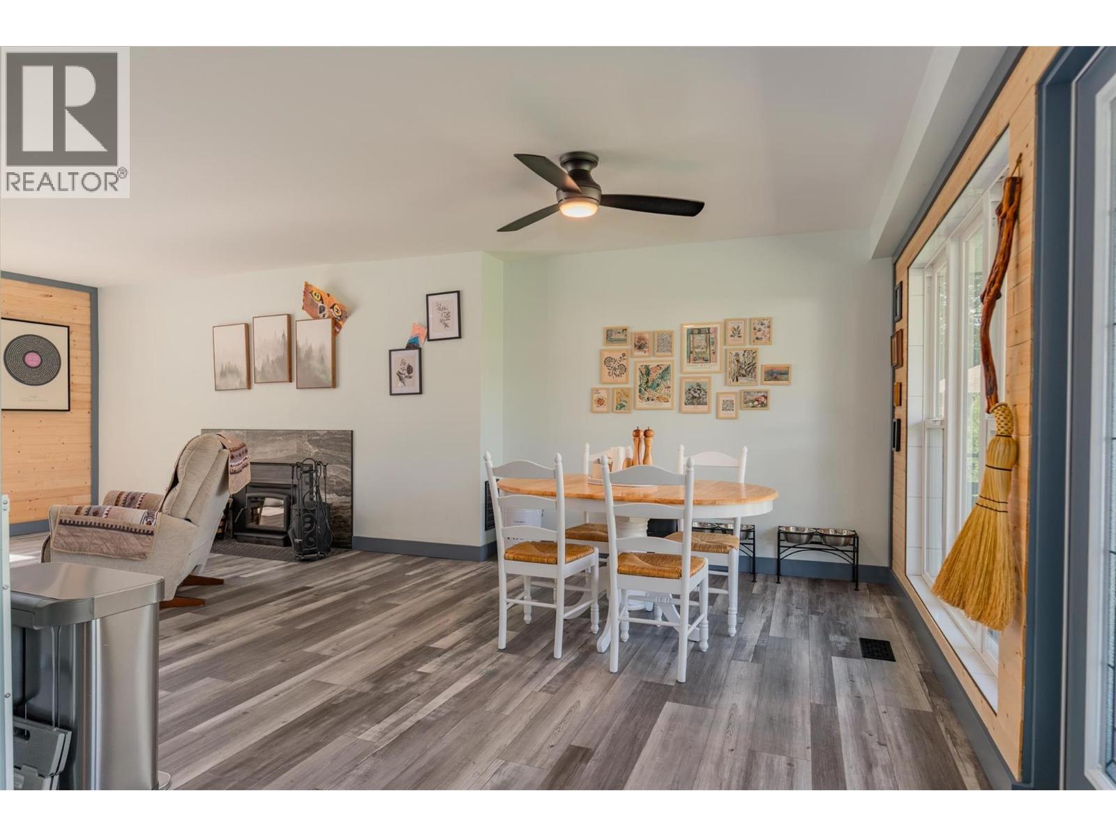 301 SYLVIA Crescent, Trail