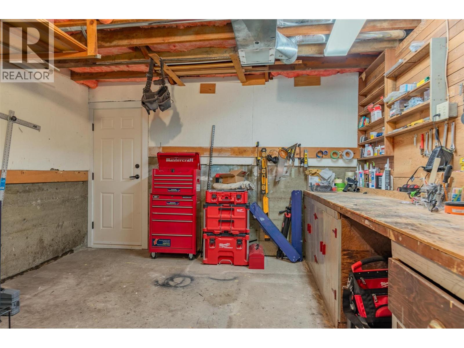 301 SYLVIA Crescent, Trail