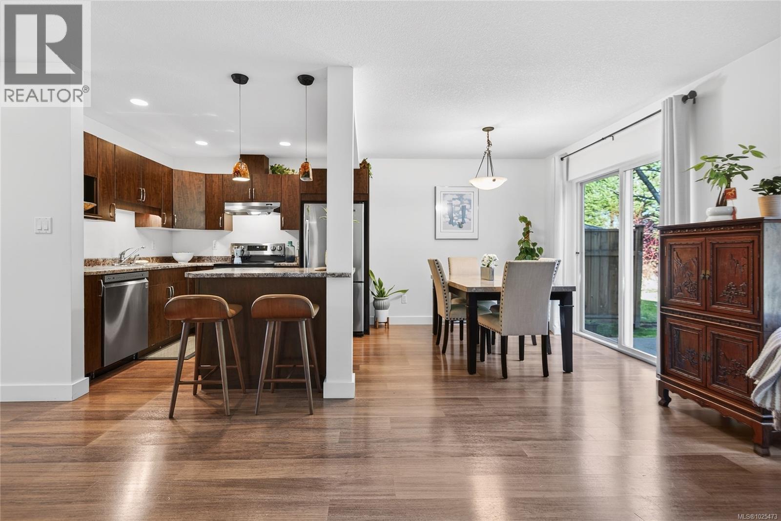 15 3400 Coniston Cres, Cumberland