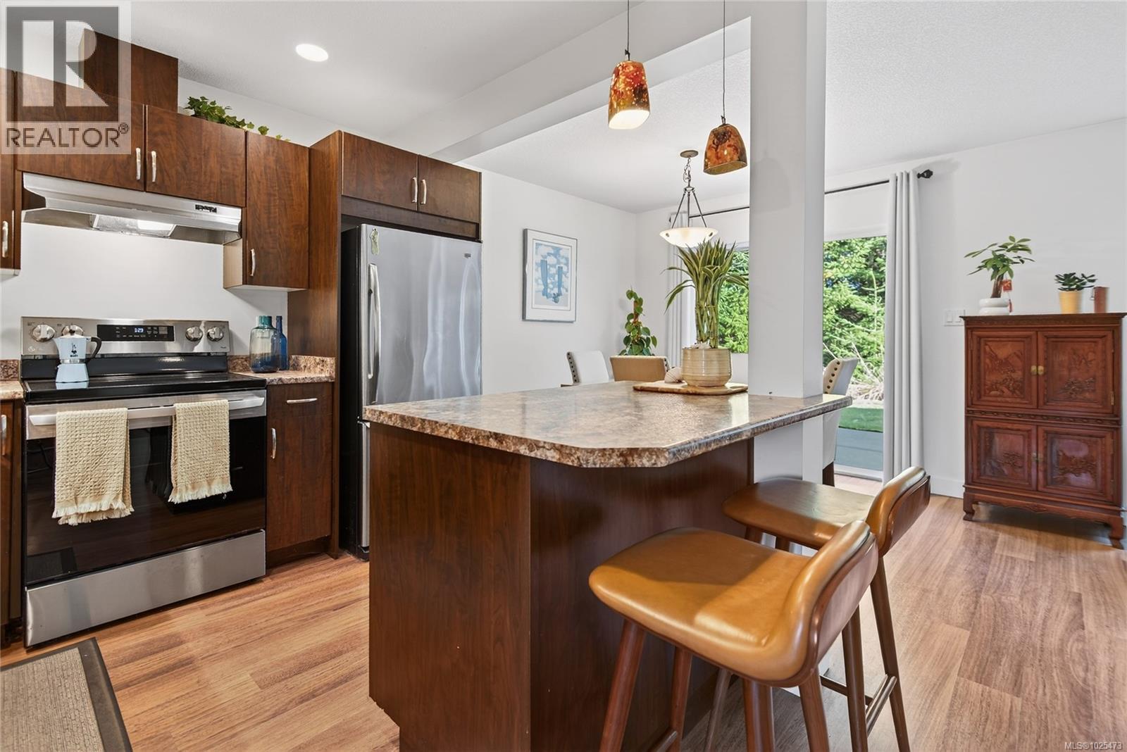 15 3400 Coniston Cres, Cumberland