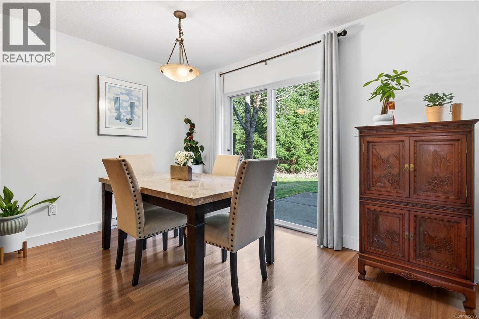 15 3400 Coniston Cres, Cumberland