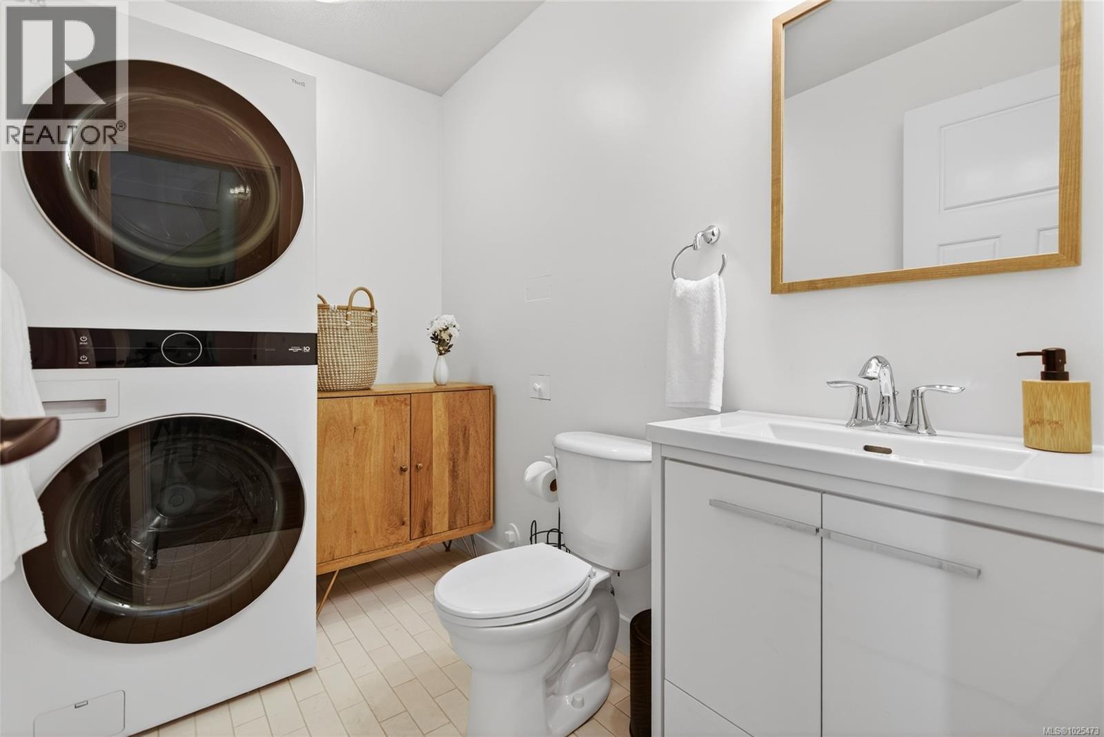 15 3400 Coniston Cres, Cumberland