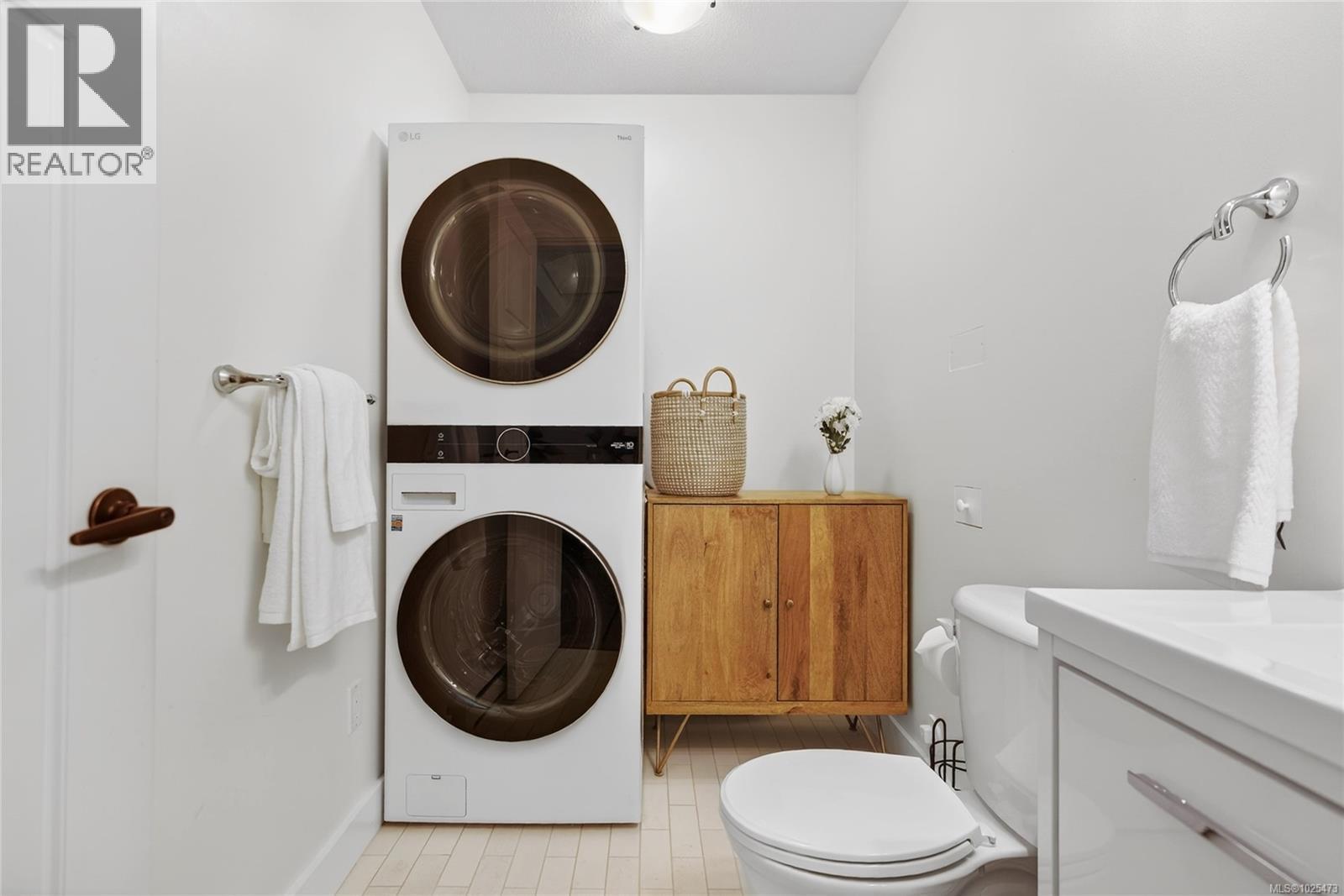 15 3400 Coniston Cres, Cumberland