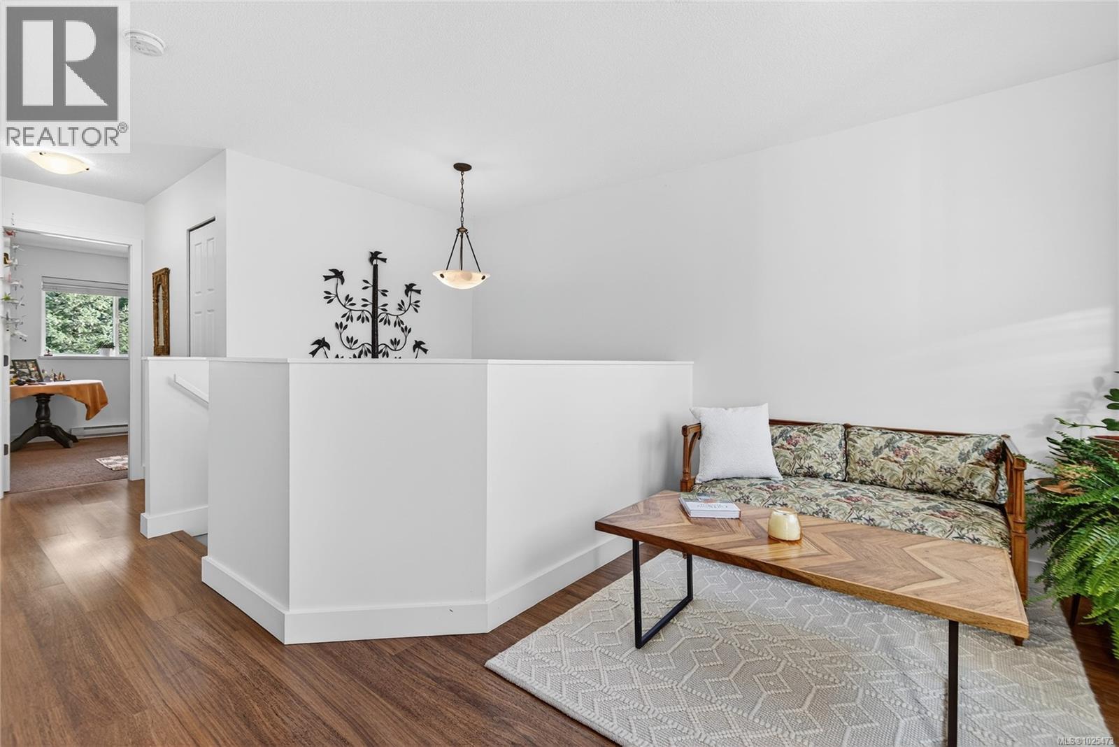 15 3400 Coniston Cres, Cumberland