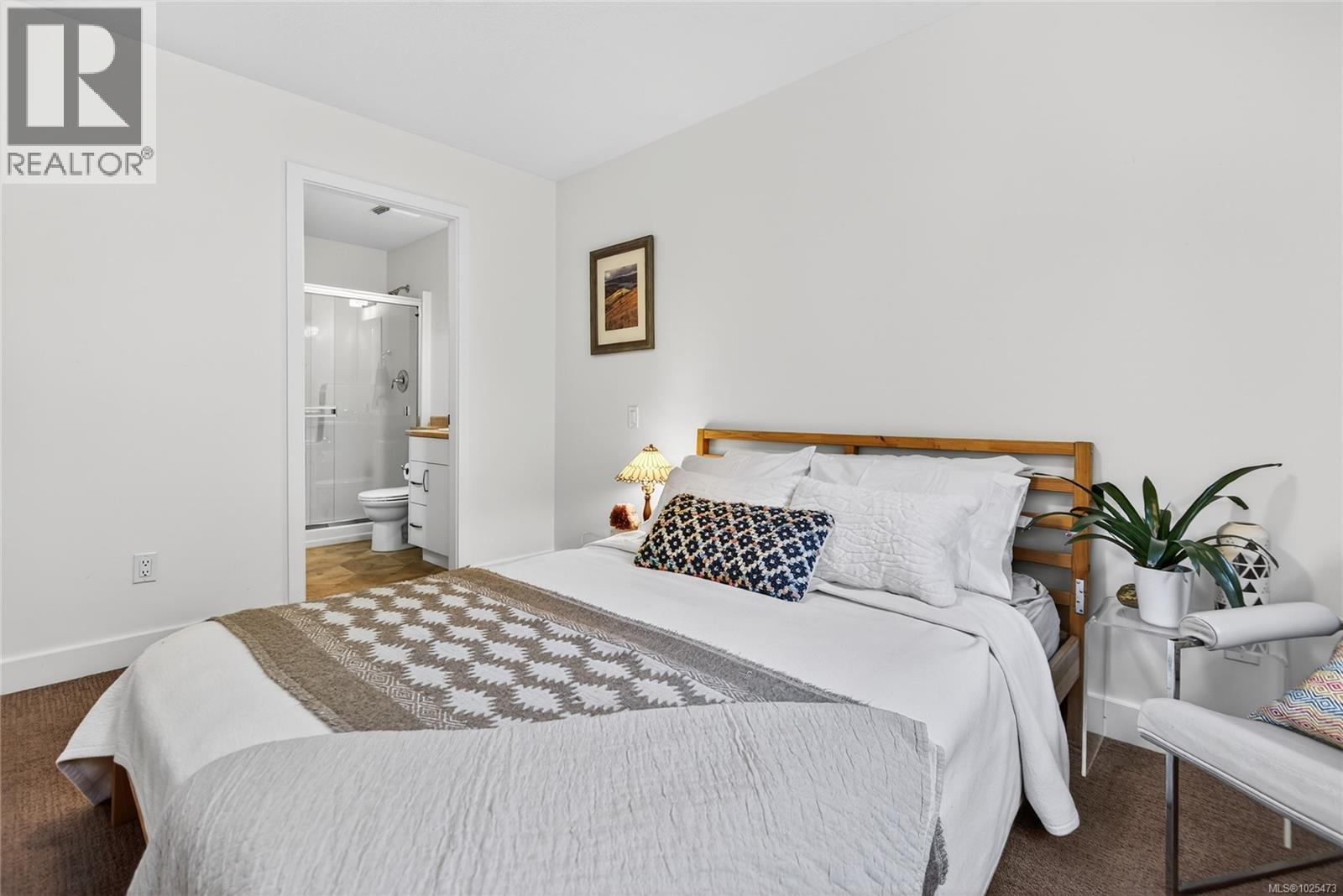 15 3400 Coniston Cres, Cumberland