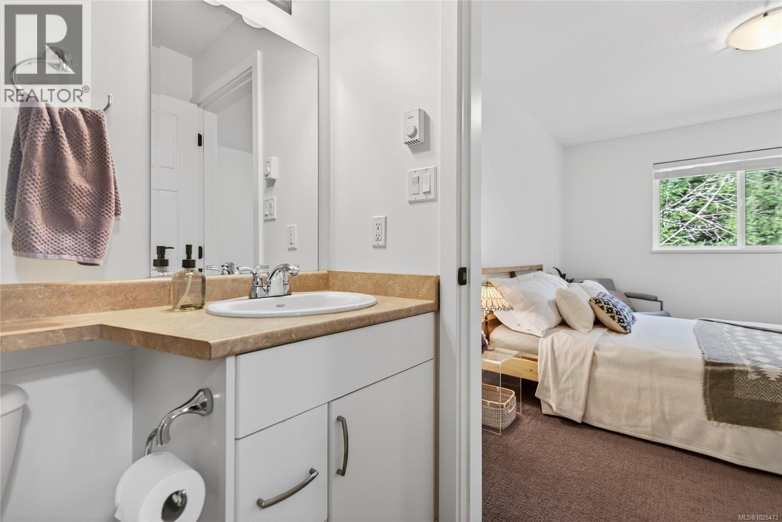 15 3400 Coniston Cres, Cumberland