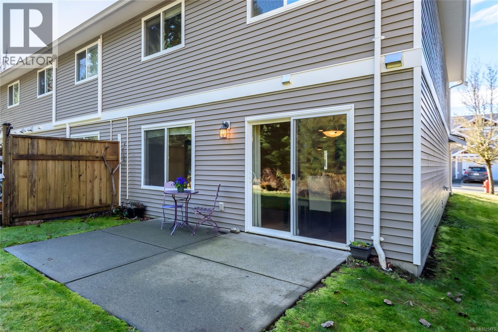 15 3400 Coniston Cres, Cumberland