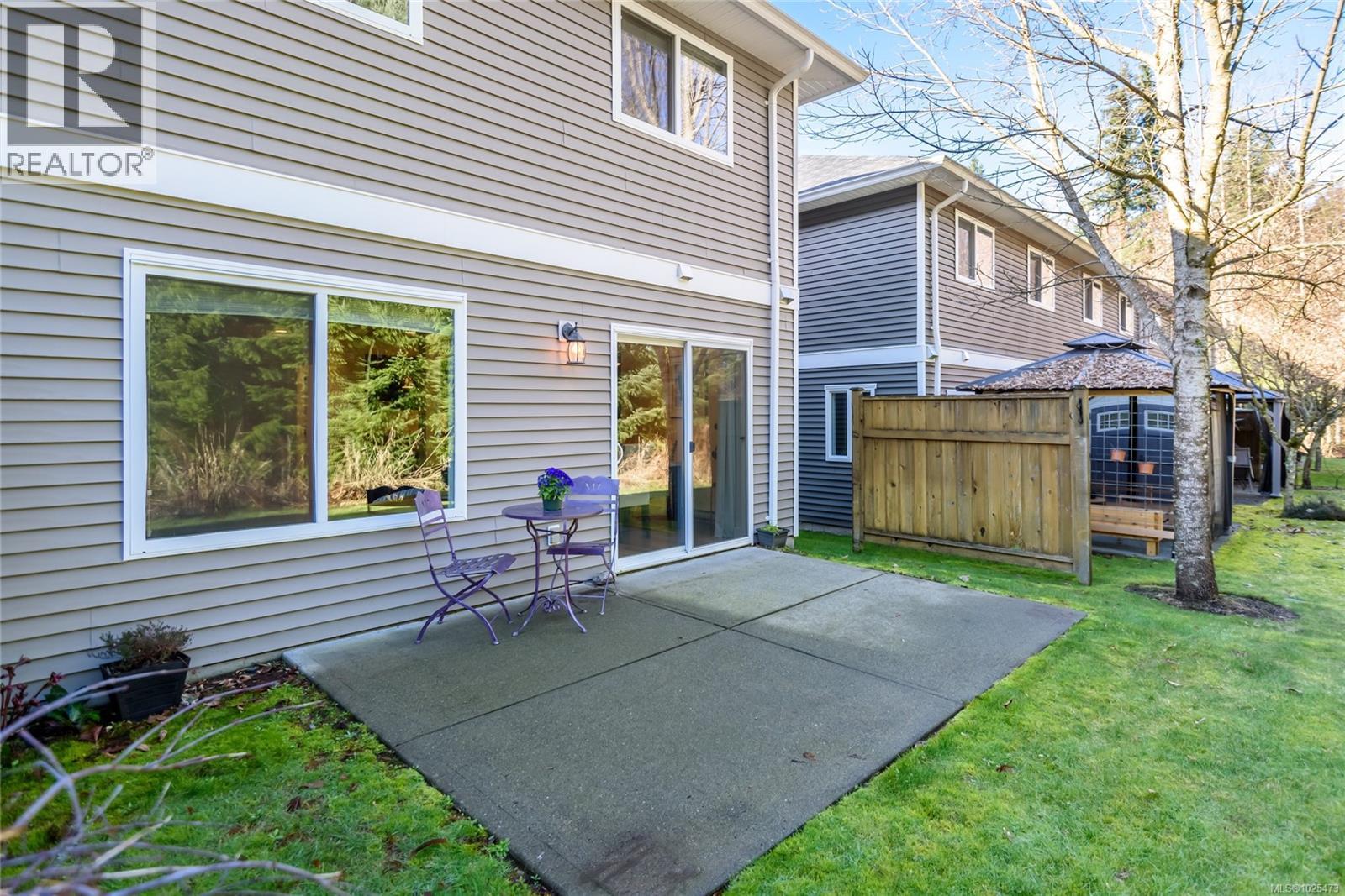 15 3400 Coniston Cres, Cumberland