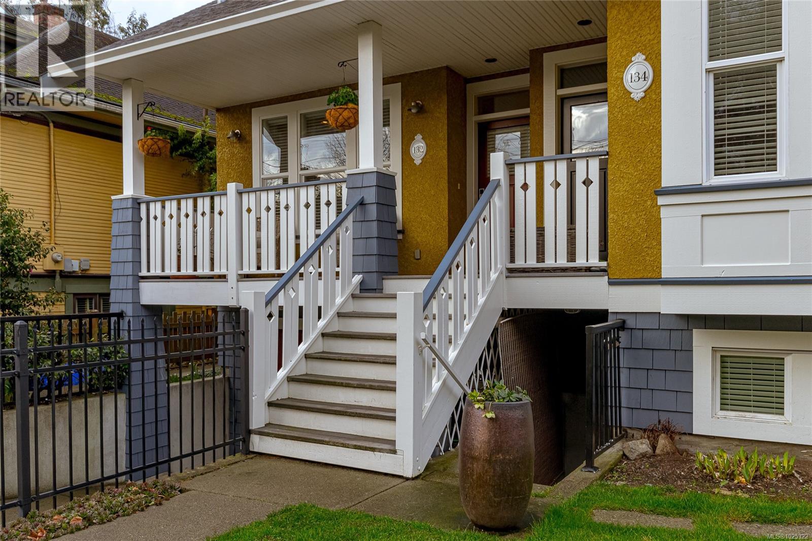  132 Clarence Street, Victoria