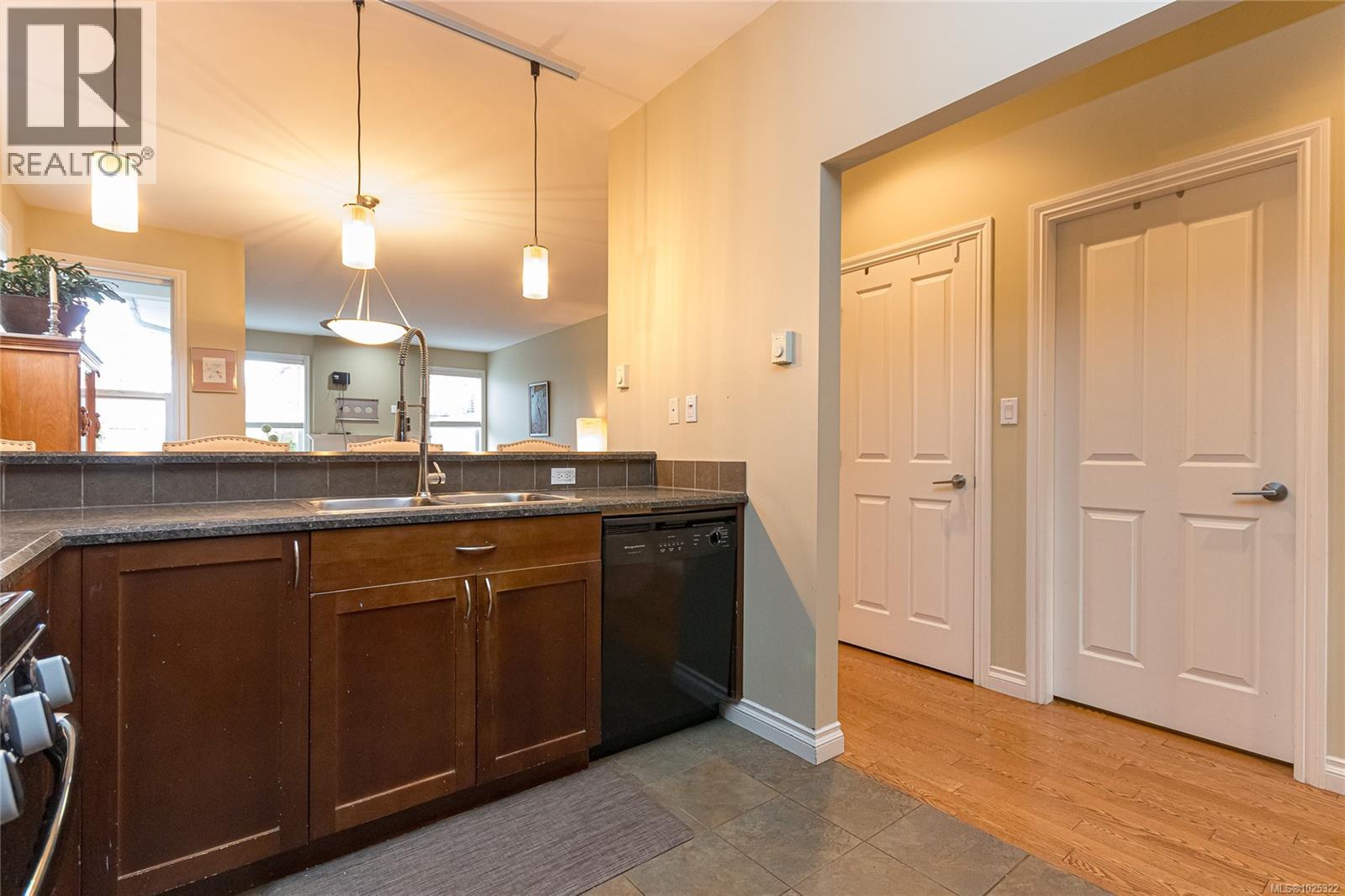  132 Clarence Street, Victoria