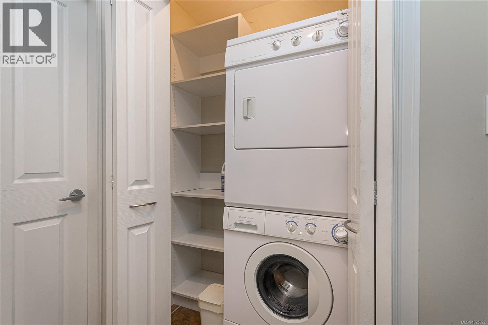  132 Clarence Street, Victoria