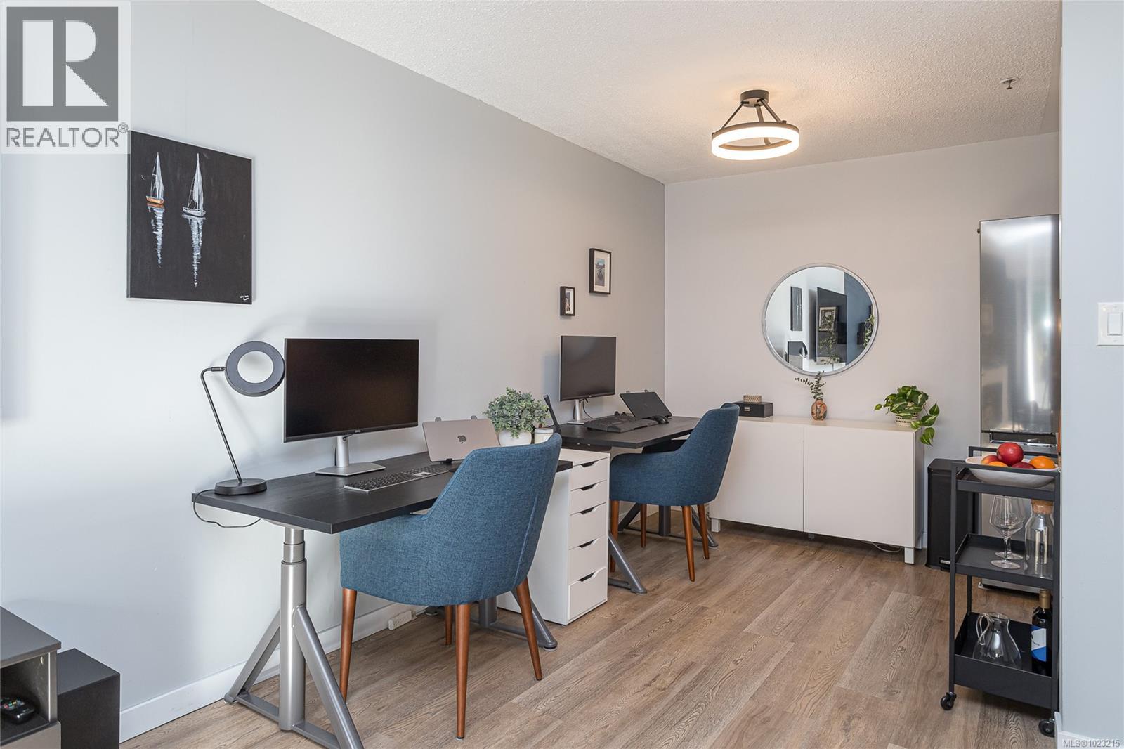 109 1655 Begbie Street, Victoria