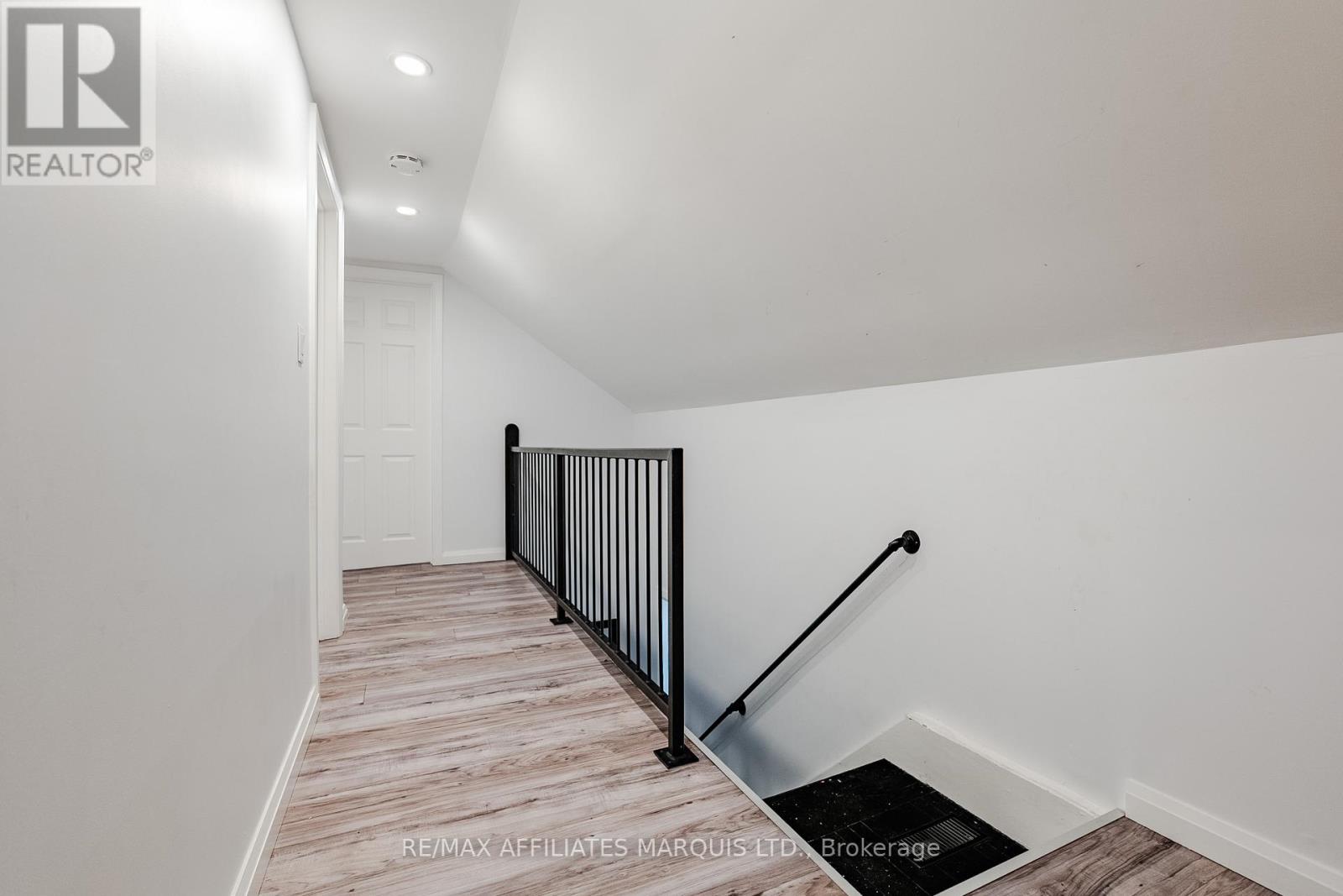 140 ADOLPHUS STREET - 18